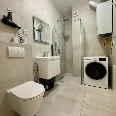 New & Modern Fully Equipped In *