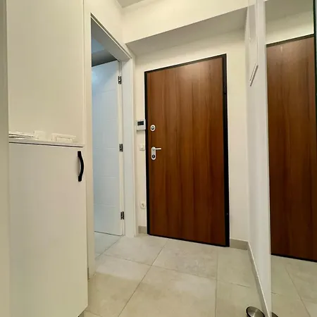 New & Modern Fully Equipped In *