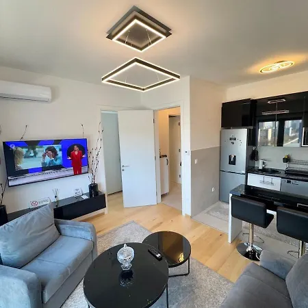 New & Modern Fully Equipped In Apartment